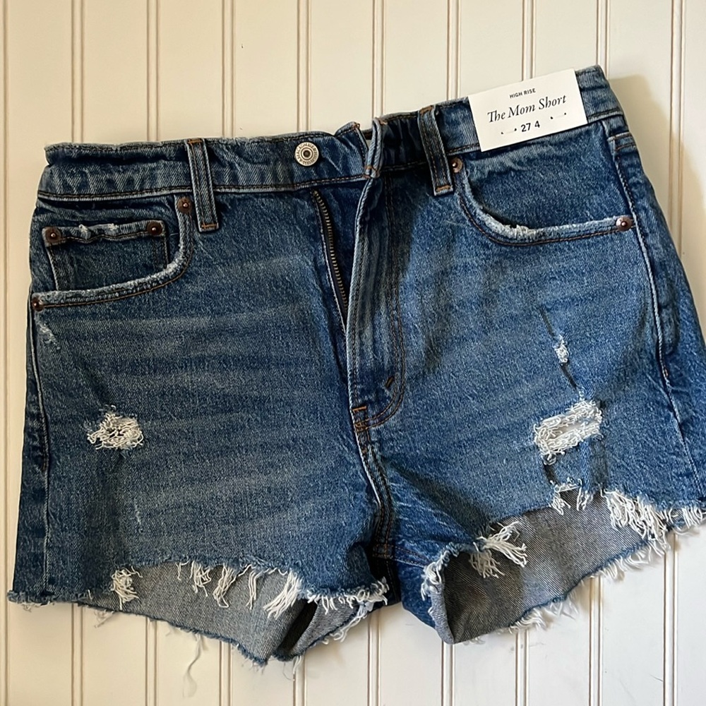 NWT Abercrombie Mom Short size 27